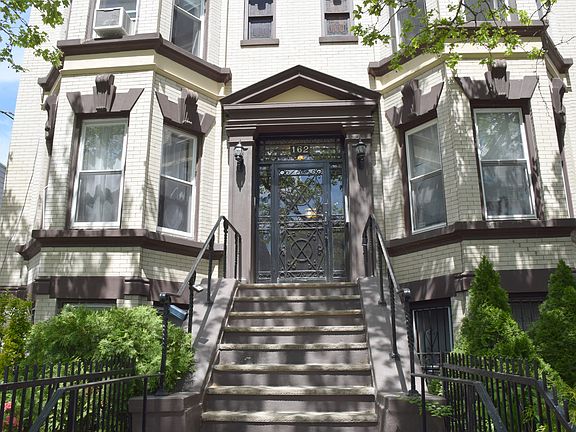 2nd image of 162 Fairview Ave APT 8