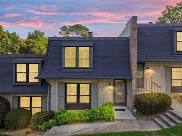 74 Larue Pl NW, Atlanta, GA 30327