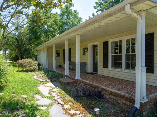 37 Montgomery St, Greenville, SC 29609