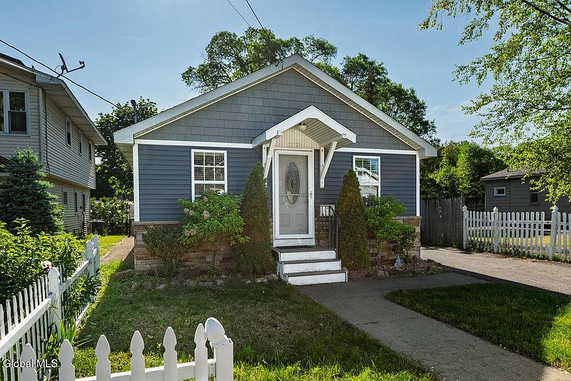 2nd image of 2872 Guilderland Avenue