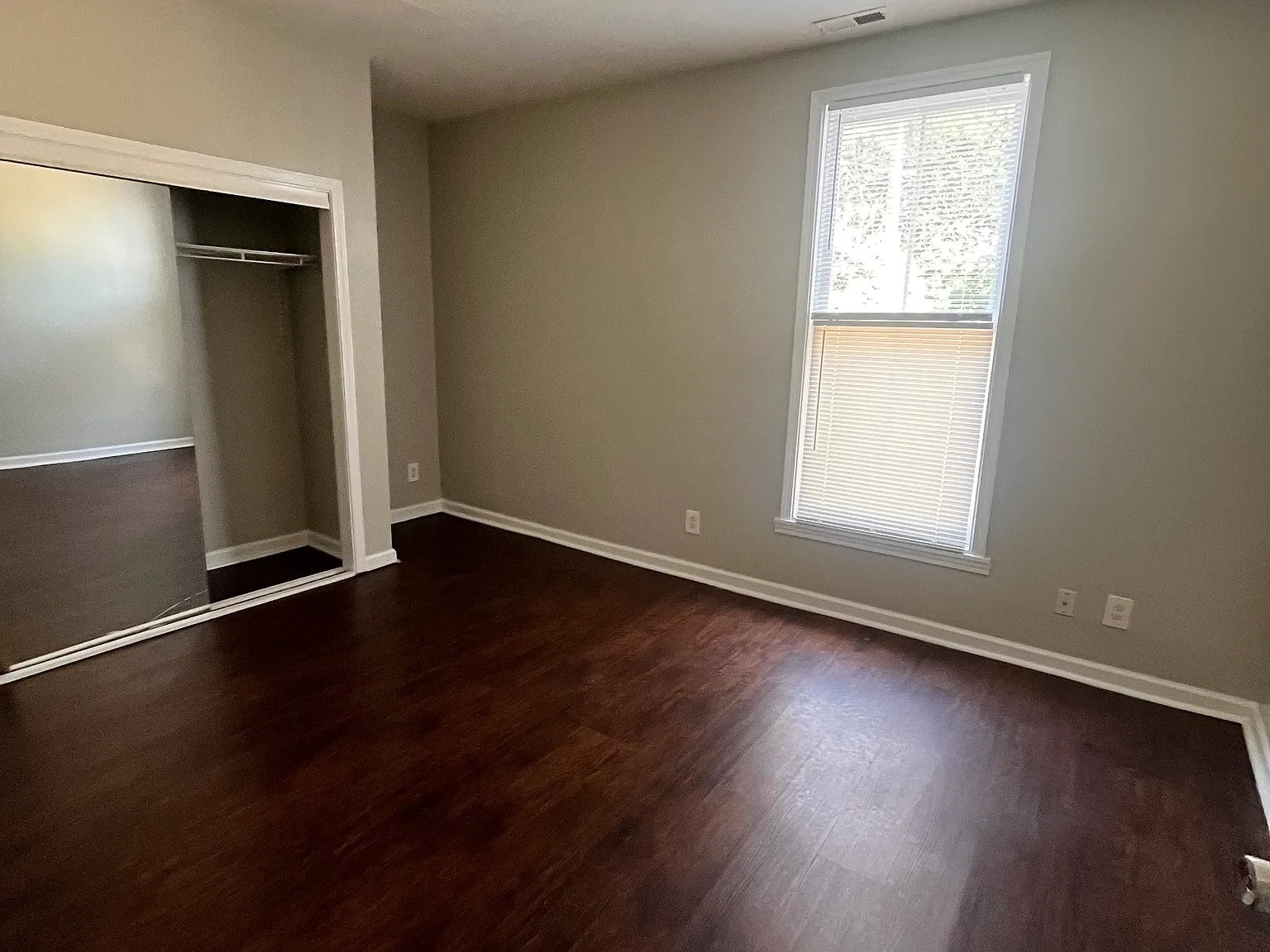 2 bed, 850 sqft, $1,050 — Photo 4