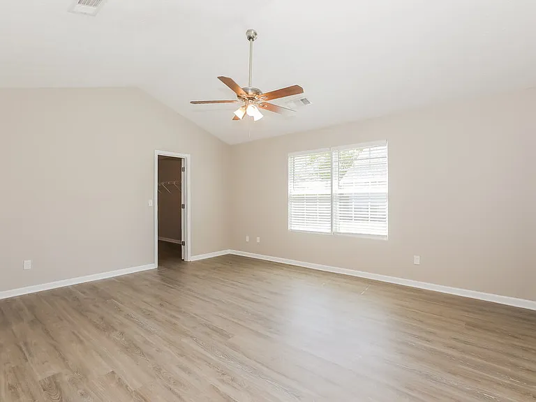 1052 Navaho Trl — Photo 9
