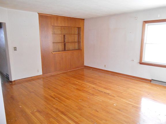 2nd image of 2410 Washington Ln