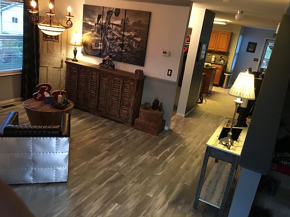 3rd image of 921 Lockmead Ct