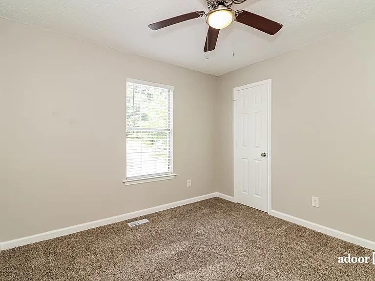 96 Seals Dr — Photo 10