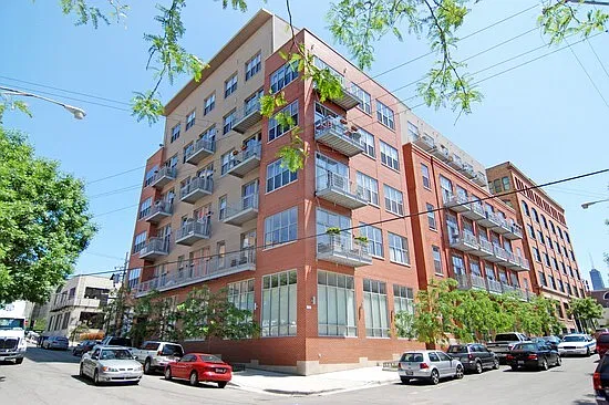 824 W Superior St #410 — Photo 1