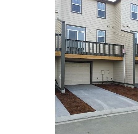 2nd image of 3254 SE Brookwood Ave