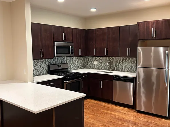 186-194 Broadway image 1 of 11