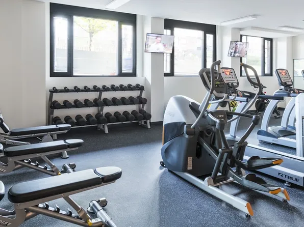 181 Front Street image 11 of 13