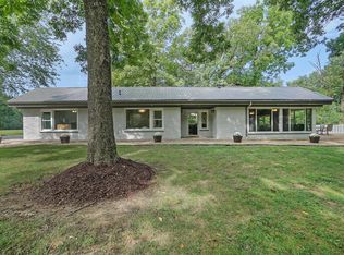 1834 Straube Ln, Brighton, IL 62012