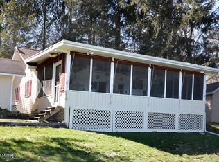 52700 Lake Ave, Grand Junction, MI 49056