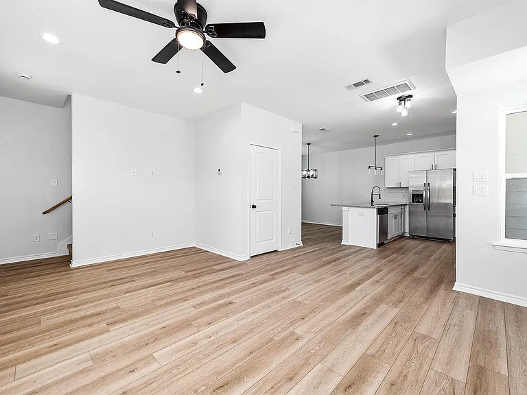 2018 Hampton St #A — Photo 15