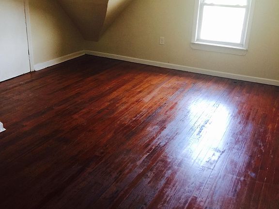 4th image of 153 S Grove St Floor 3