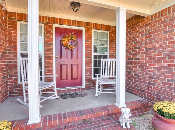 2nd image of 303 Starling Dr