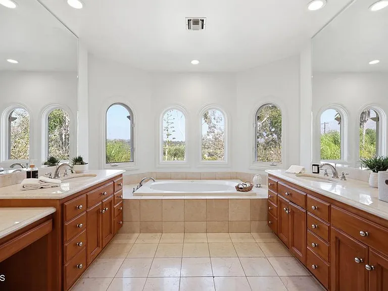 12986 Macdonald Dr — Photo 16