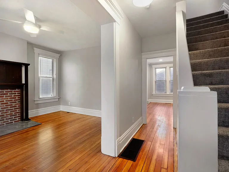 918 Harrison Ave — Photo 9