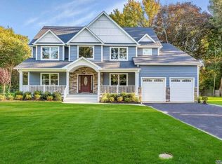 88 Cove Rd, Huntington, NY 11743