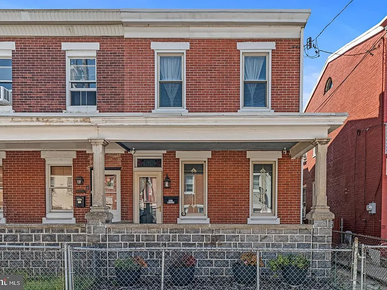 4637 Melrose St — Photo 3