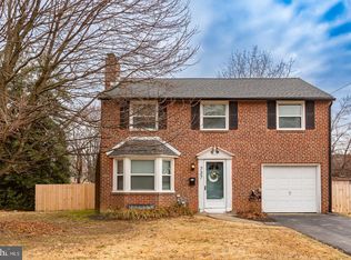 737 Buttonwood Dr, Springfield, PA 19064