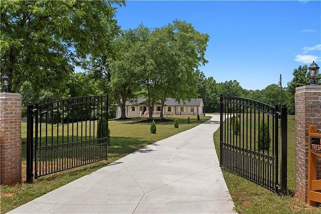 5 bed, 3.0 bath, 3200 sqft, $3,450 — Photo 1