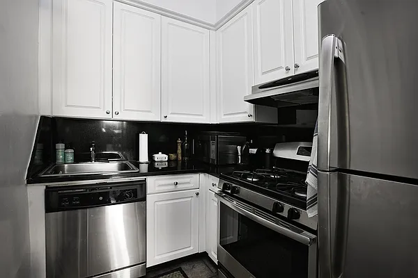 Rented by Waldstar Real Estate LLC | media 40