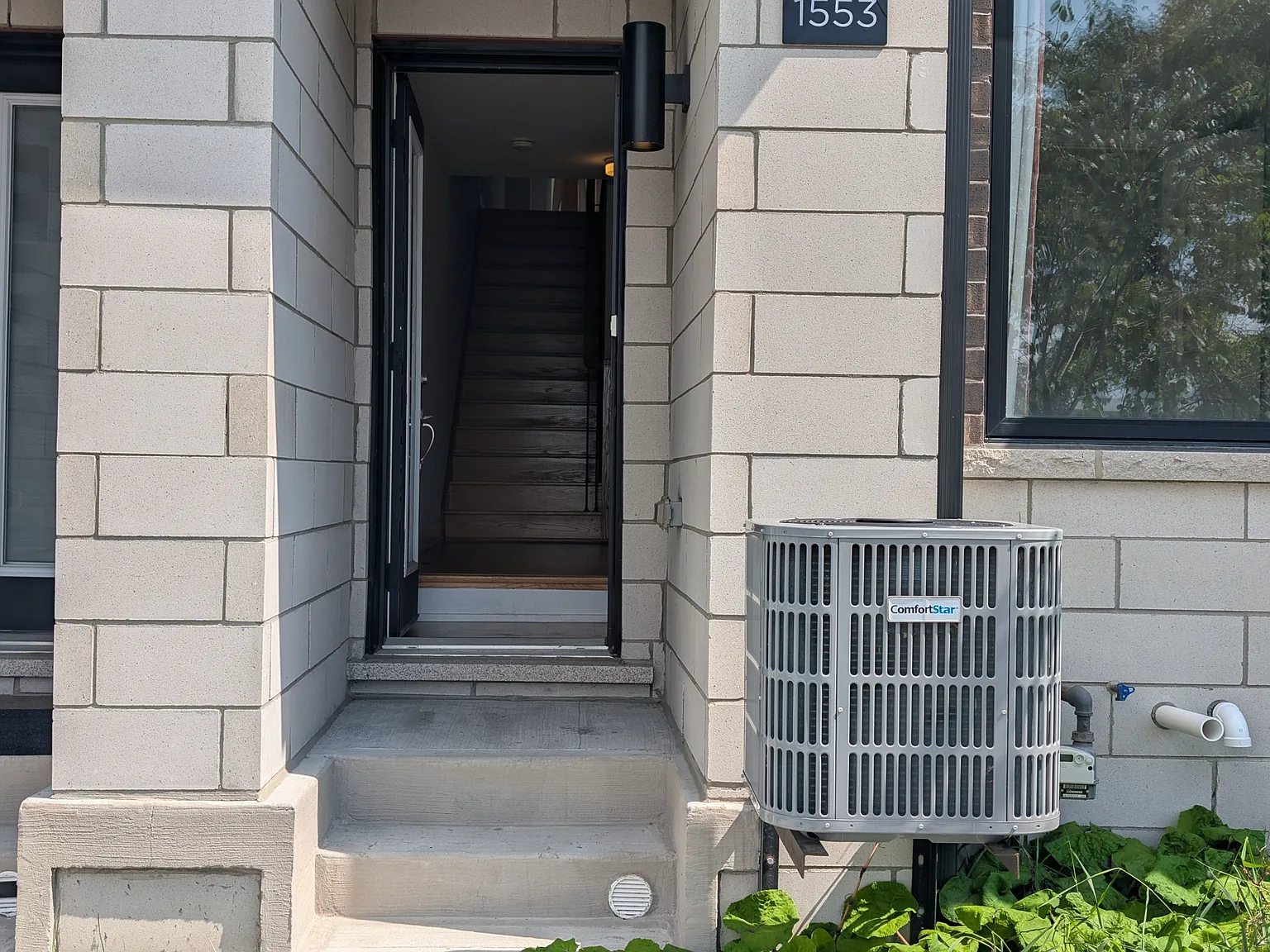 4 bed, $3,800 — Photo 2