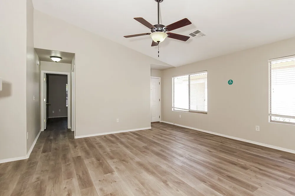 3 bed, 2.0 bath, 1314 sqft, $2,330 — Photo 4