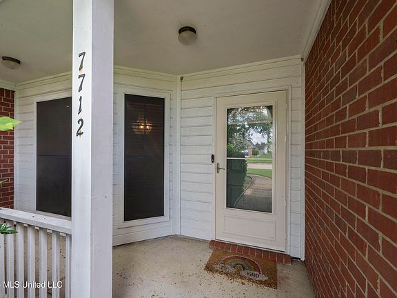 4th image of 7712 Alexanders Crossing Dr