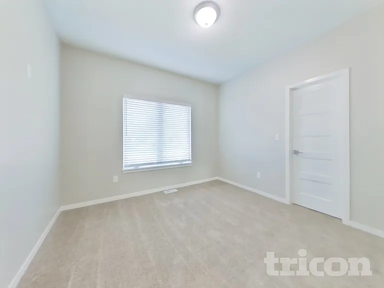 11235 N Bristol Ave — Photo 11