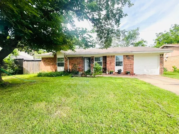 2646 Brady Ln, Grand Prairie, TX 75052