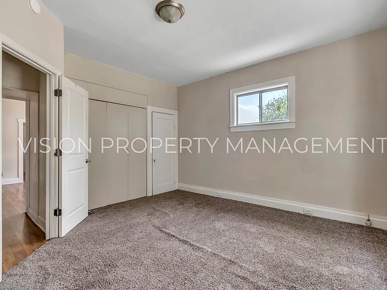 1040 E 200 S — Photo 18