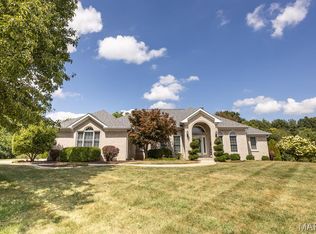 1513 Pasteur Ln, Swansea, IL 62226