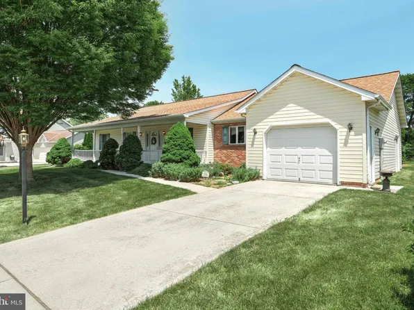 109 Wheaton Dr, Littlestown, PA 17340