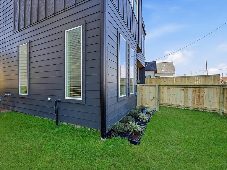 4206 Fox St — Photo 27