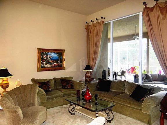 4th image of 121 Black Hickory Way