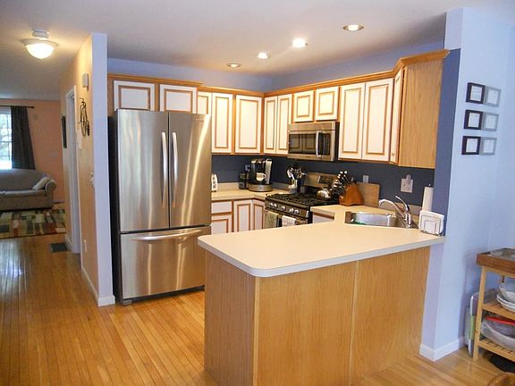 2nd image of 5 Waltham Dr