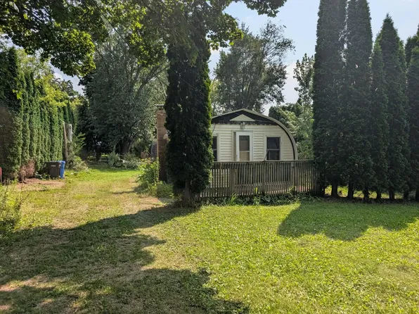 4449 2nd St, Windsor, WI 53598