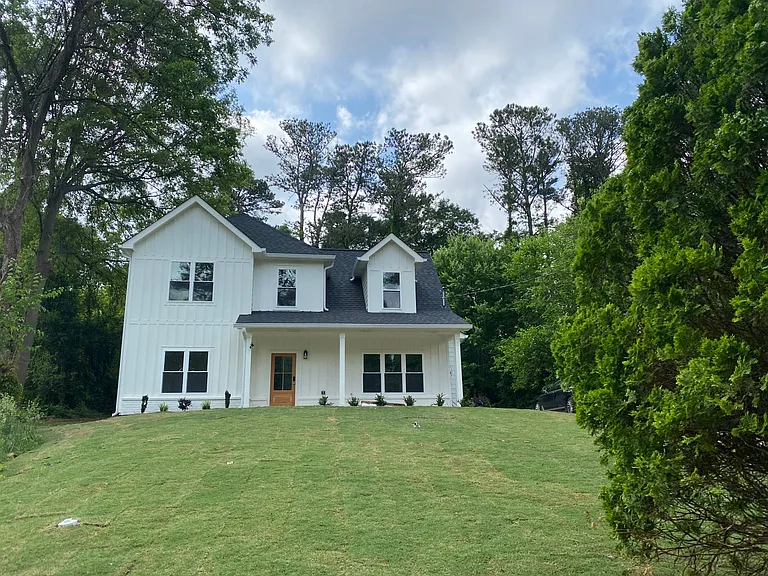 2348 Woodcastle Ln SE — Photo 11