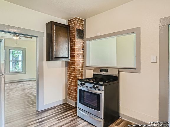 5th image of 315 JENNINGS AVE