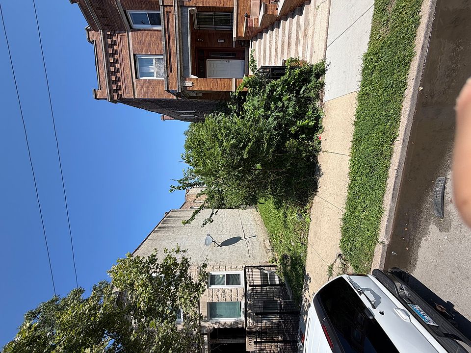 1st image of 1623 S Central Park Ave