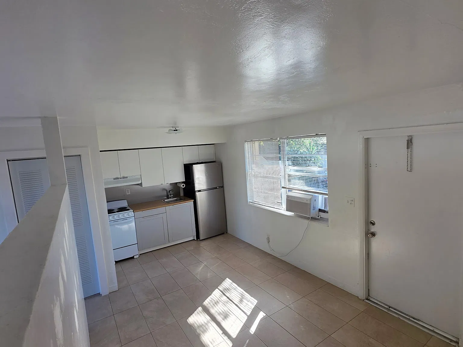 2850 SW 18th Ter — Photo 1