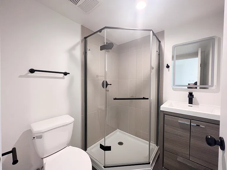 1439 W 37th Dr — Photo 27
