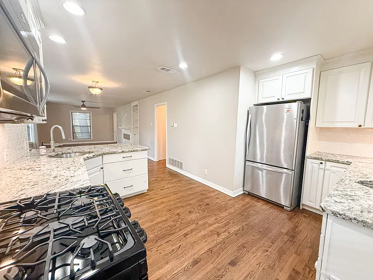 3766 Park Ln — Photo 8