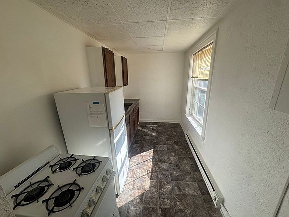 5th image of 2112-2118 N Linn St #25
