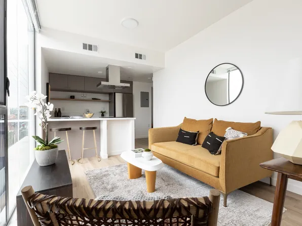 4575 Santa Monica Blvd #205, Los Angeles, CA 90029