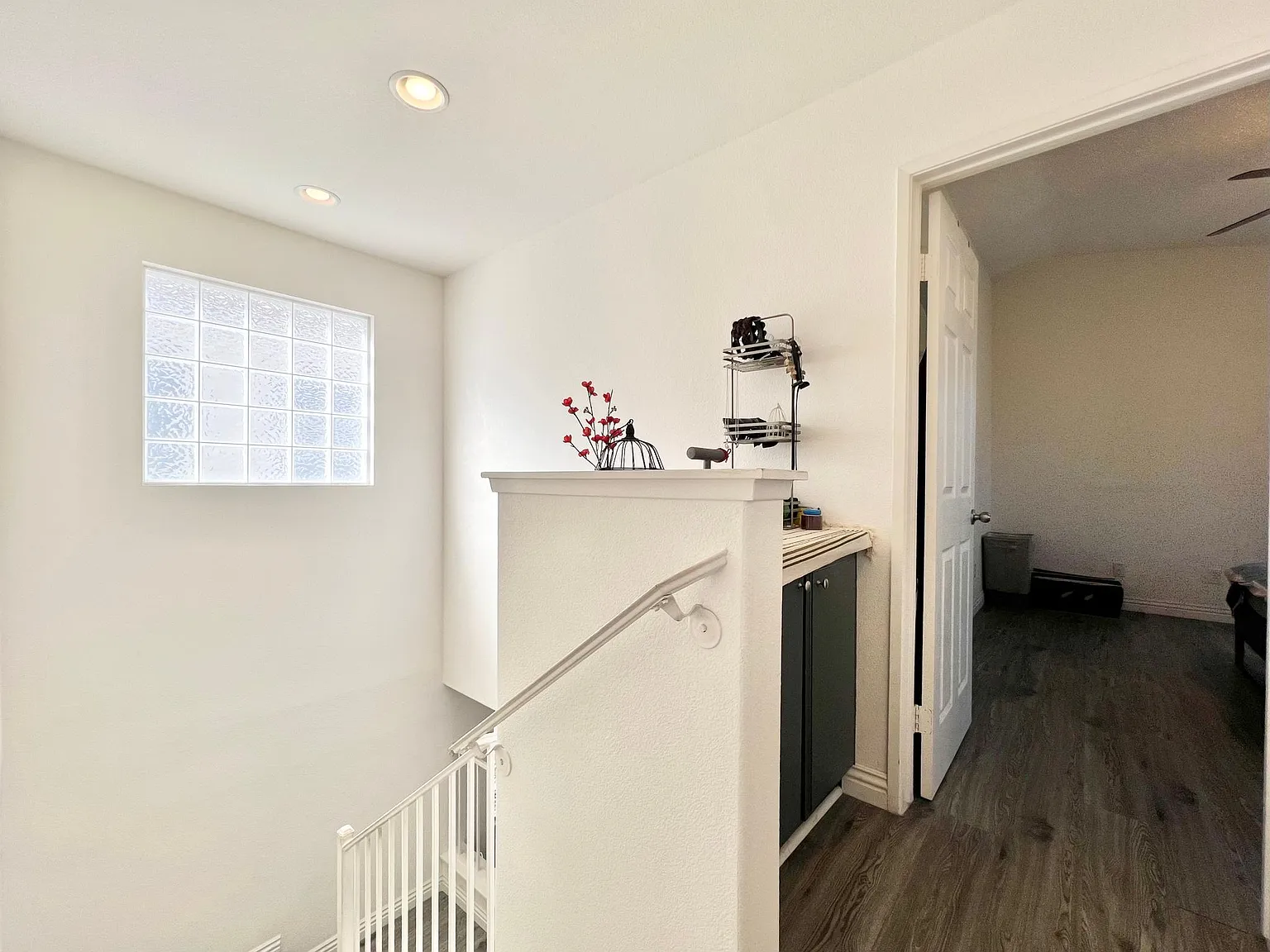 2 bed, 2.5 bath, 1050 sqft, $3,400 — Photo 4
