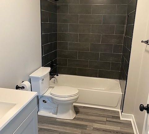 5th image of 215 Athey St #1