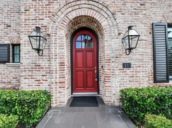 15 Southside Cir, Houston, TX 77025