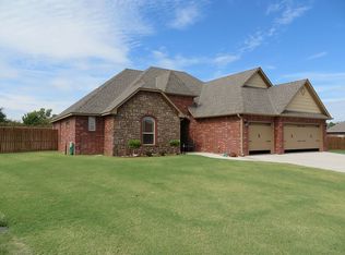 1205 NE Baybrook Dr, Elgin, OK 73538