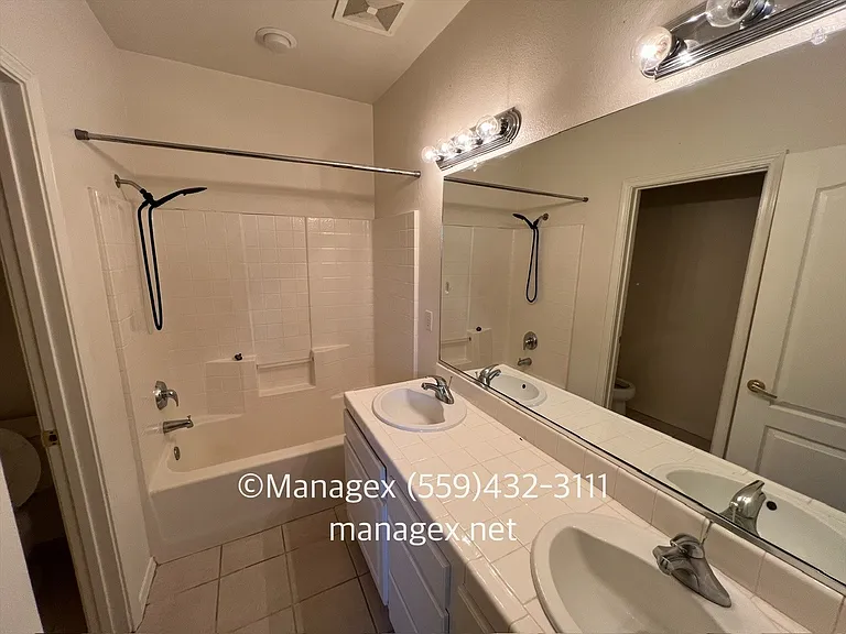 737 W Siena Ln — Photo 12